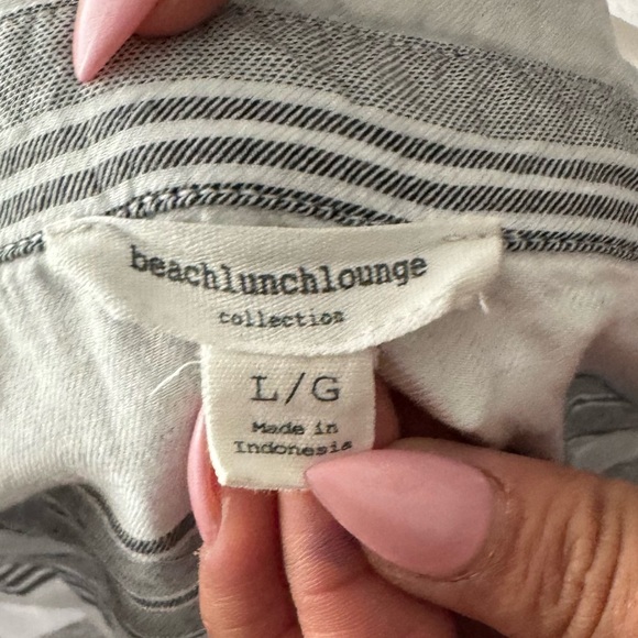 White and black stripped button up shirt size L - Picture 3 of 4